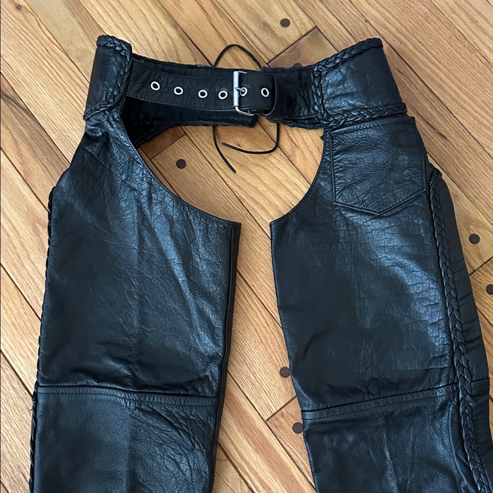 🏍️🔥 EUC Vintage Black Leather Adjustable Chaps motorcycle Bikercore Y2  🏍️🔥 - Picture 3 of 16